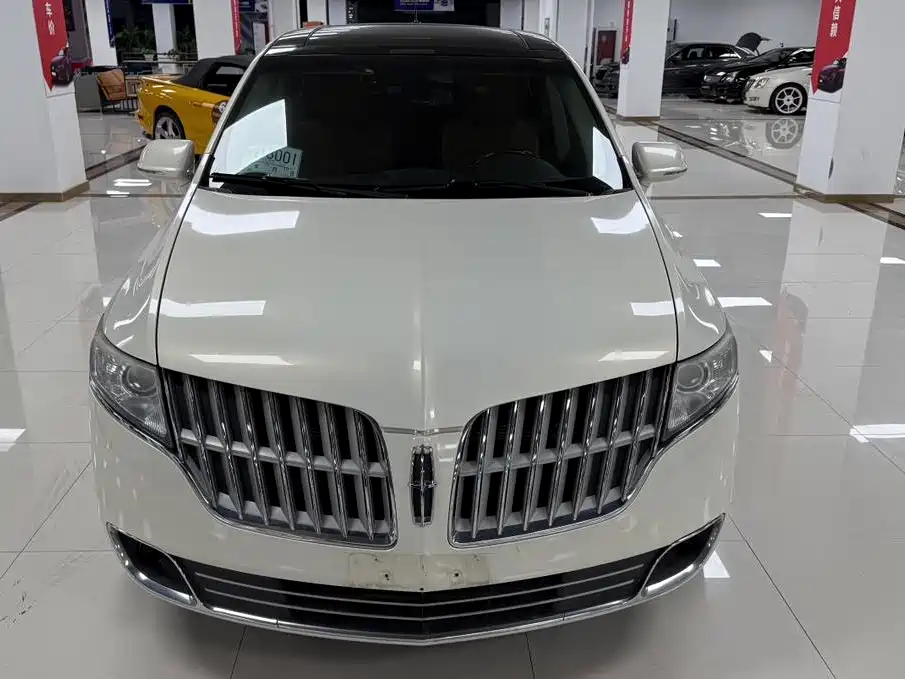 Lincoln MKT — миниатюра 2