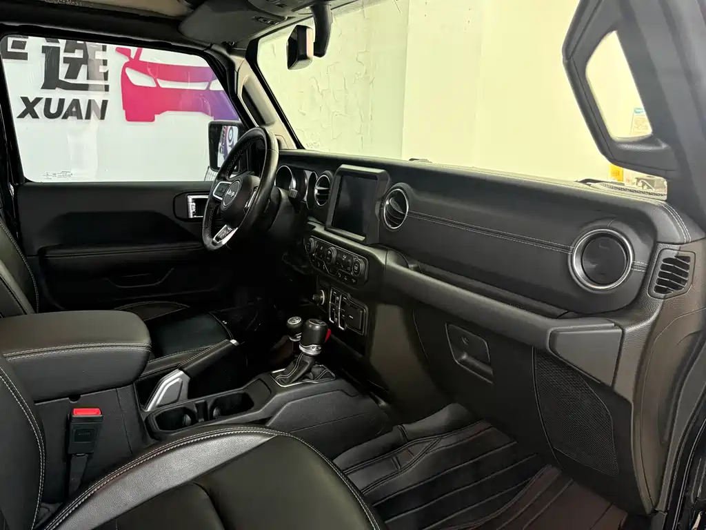 Jeep Gladiator — миниатюра 11