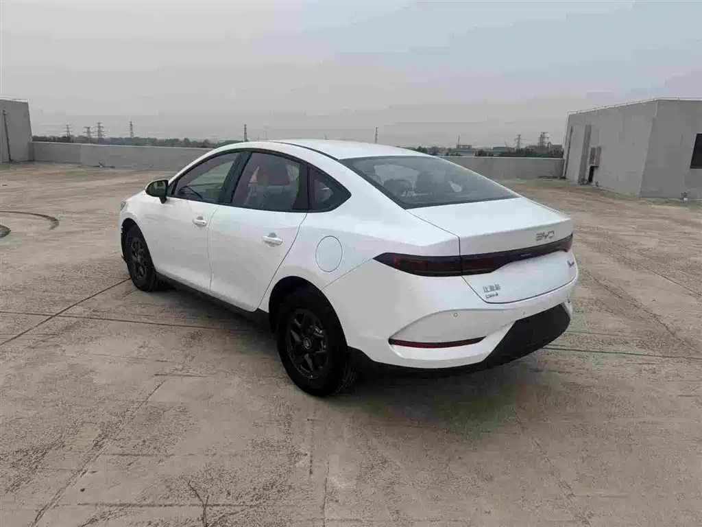 BYD Qin Plus PLUS 2026 DM-i 128KM