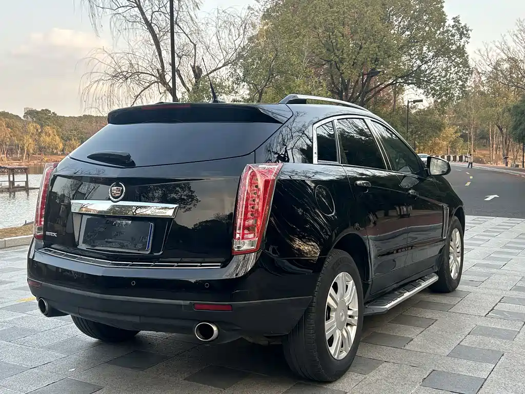 Cadillac SRX — миниатюра 4