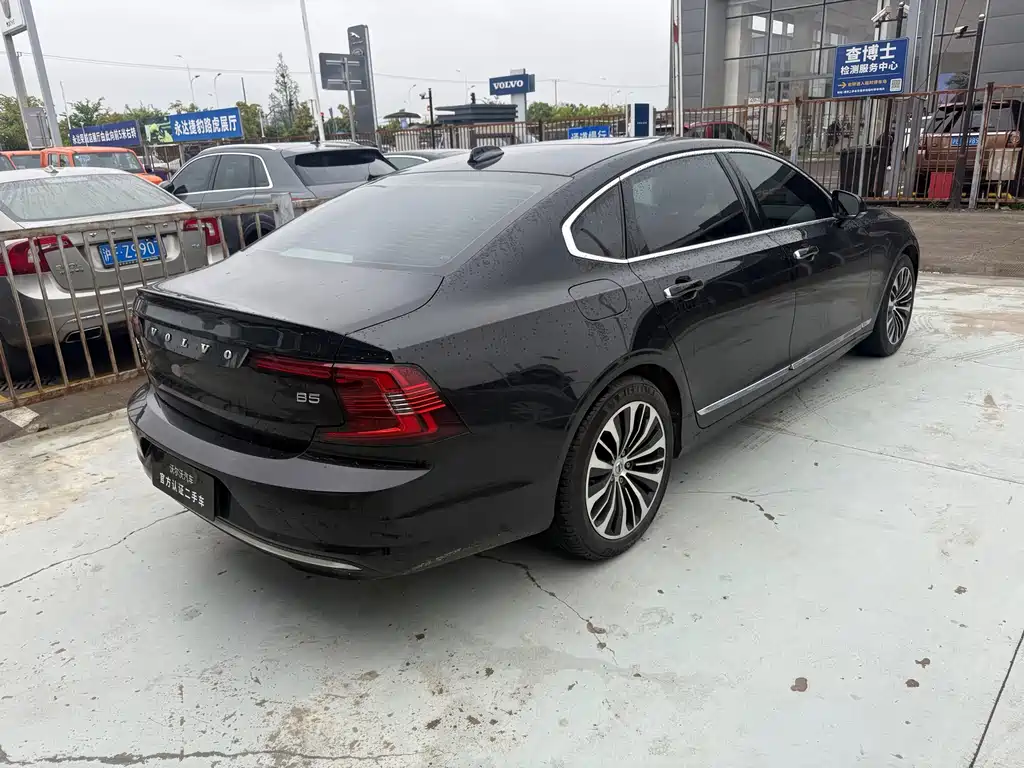 Volvo S90 2023 B5 Luxury
