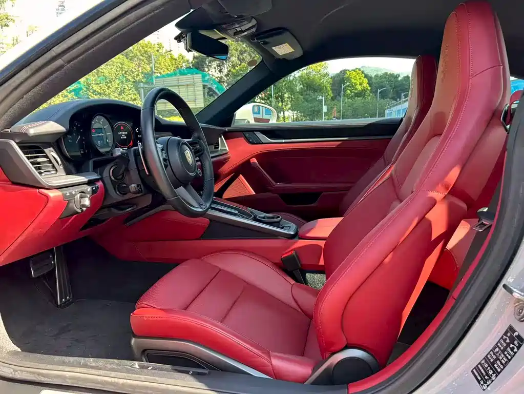 Porsche 911 2023 Carrera 3.0T