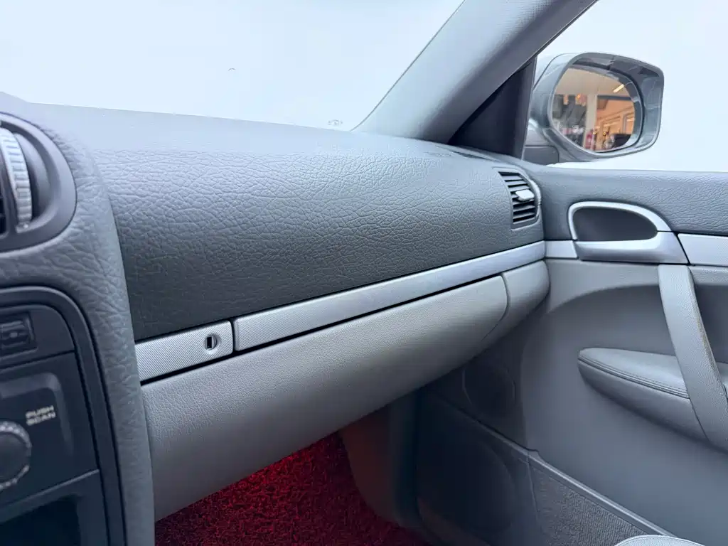 Porsche Cayenne — миниатюра 29
