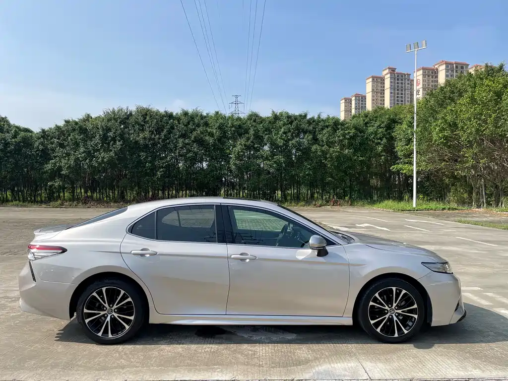 Toyota Camry - фото 15