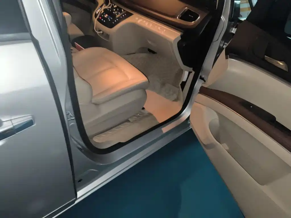 Buick GL8 — миниатюра 19