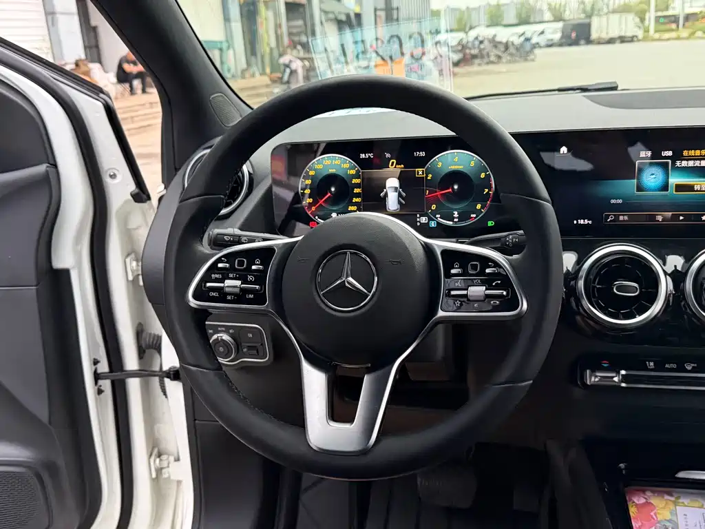 Mercedes-Benz B-Class — миниатюра 8