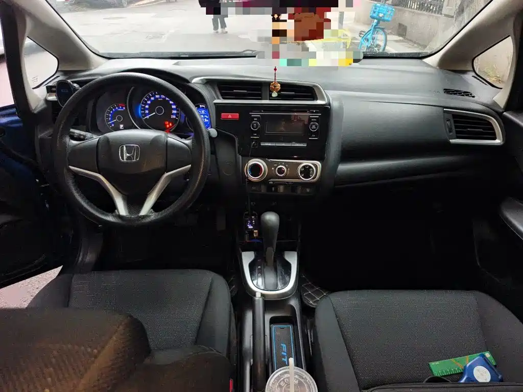 Honda Fit — миниатюра 6
