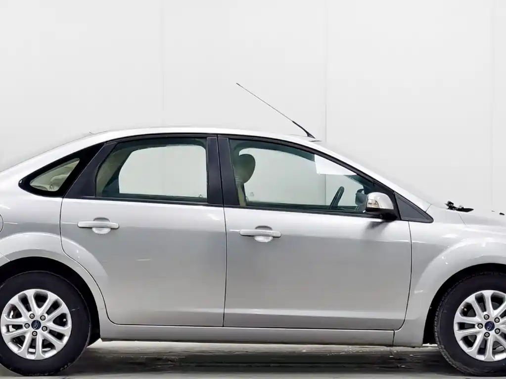 Ford Focus 2013 1.8L MT
