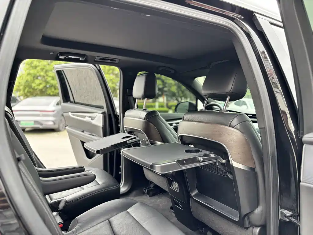 Cadillac XT6 — миниатюра 12