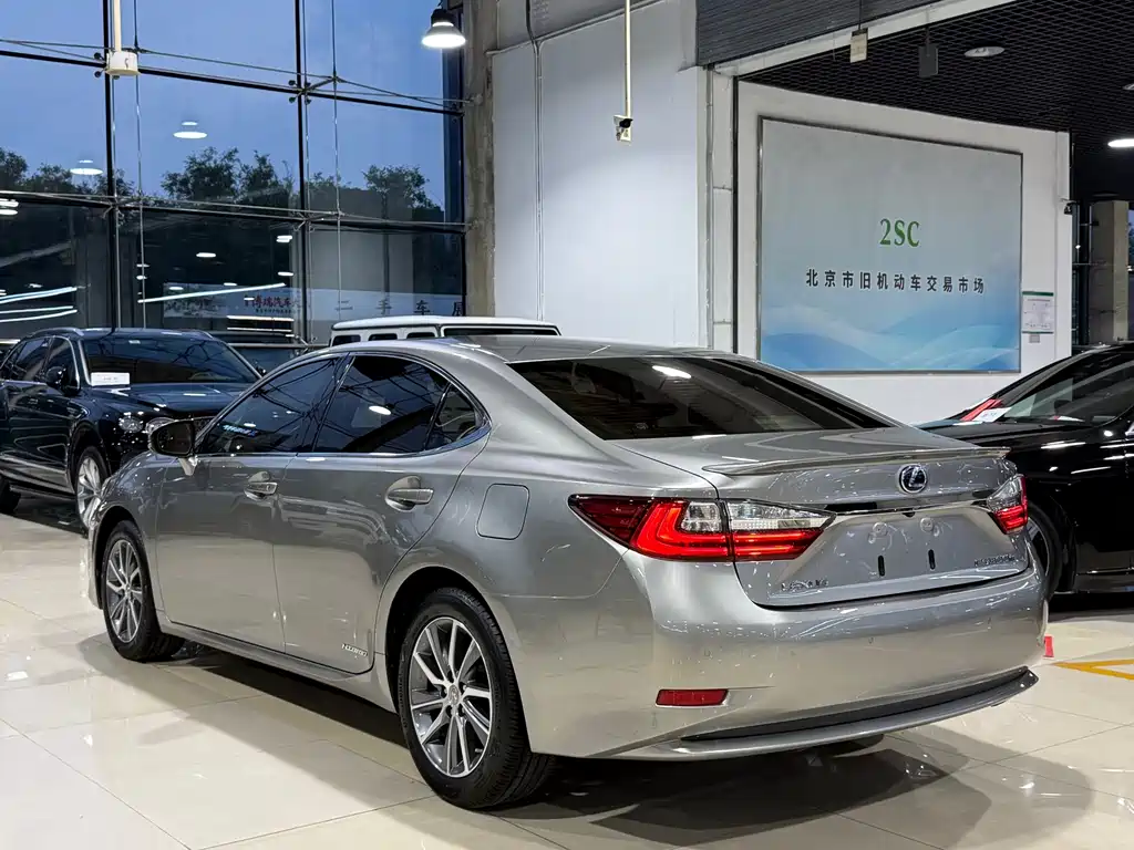 Lexus ES — миниатюра 23