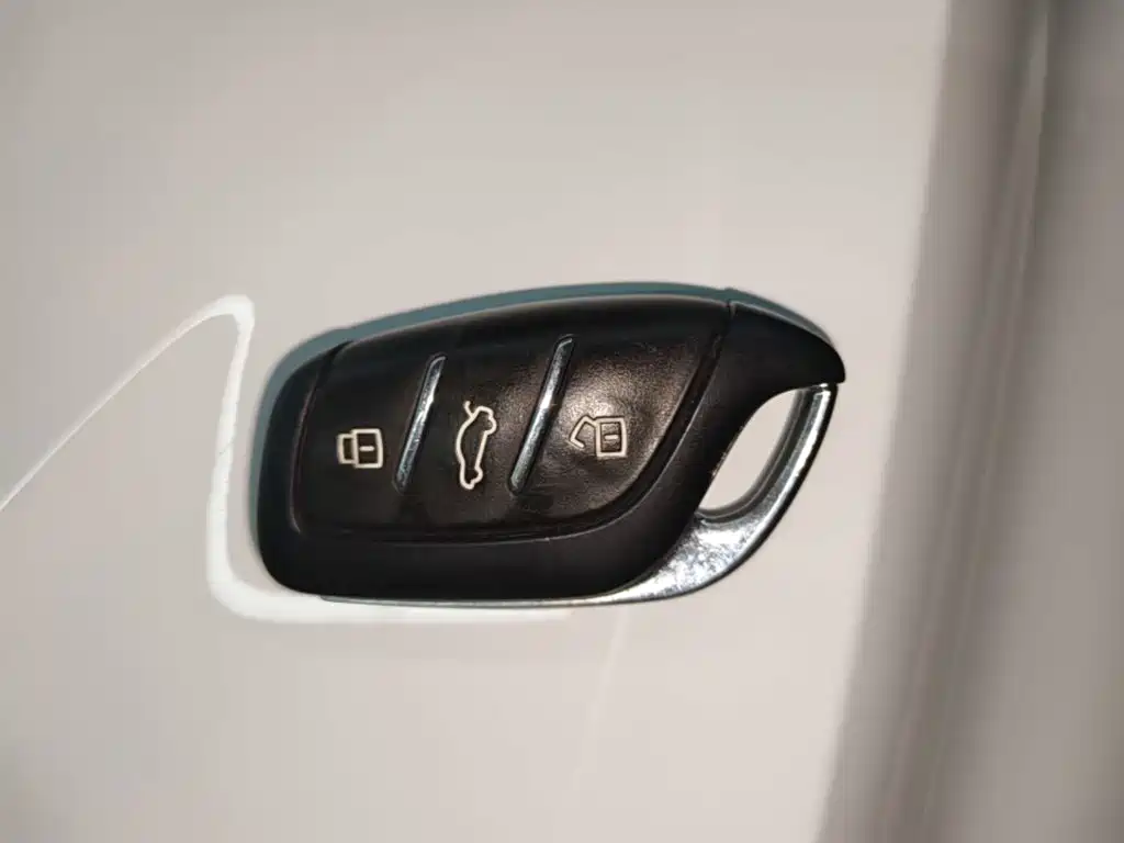 Roewe i5 — миниатюра 9