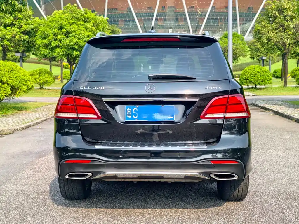 Mercedes-Benz GLE (Import) — миниатюра 9