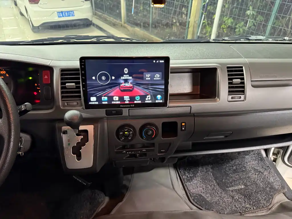 Toyota Hiace — миниатюра 16