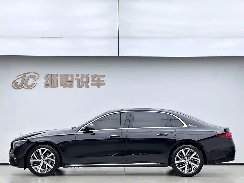 Mercedes-Benz E-Class — миниатюра 7