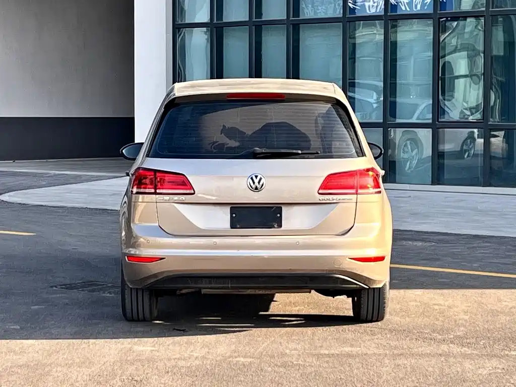 VOLKSWAGEN GOLF*JIAYU