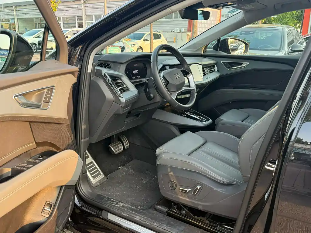 Audi Q5 e-tron — миниатюра 2