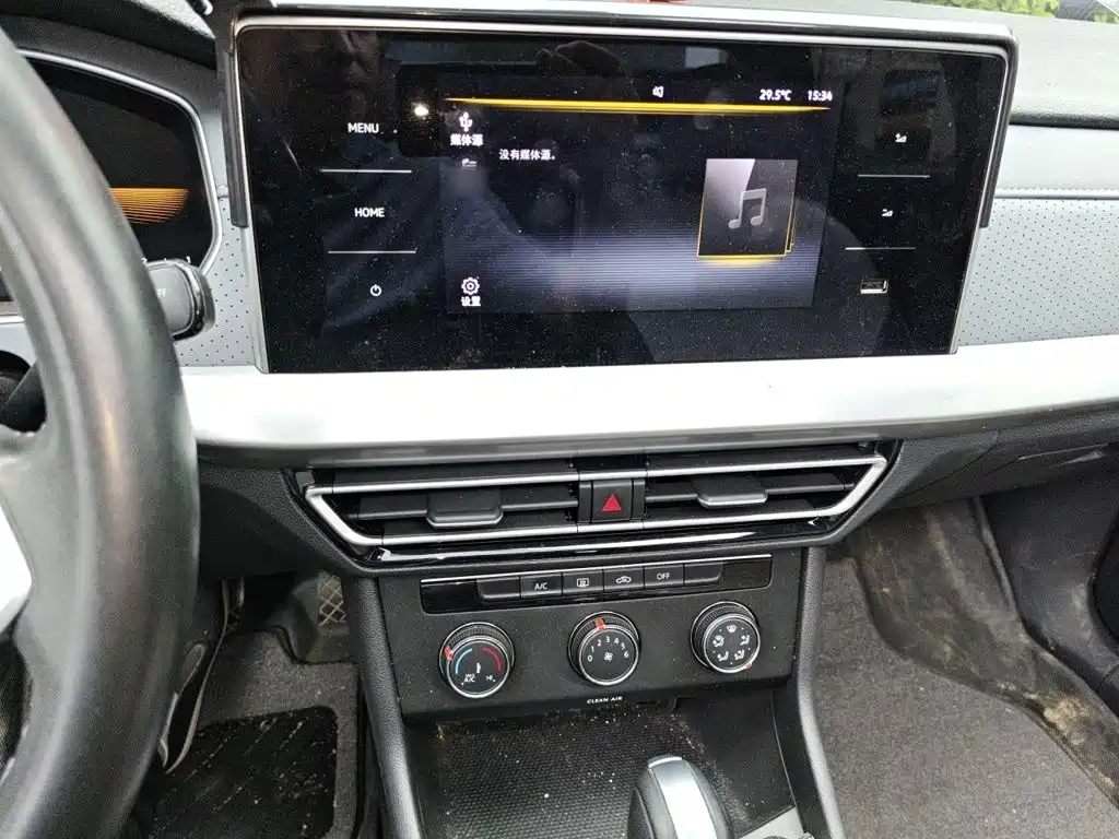 Volkswagen Lavida — миниатюра 6