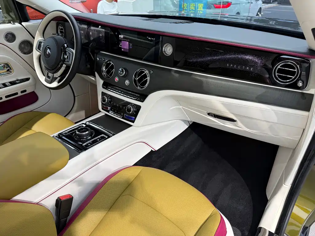 Rolls-Royce Phantom — миниатюра 16
