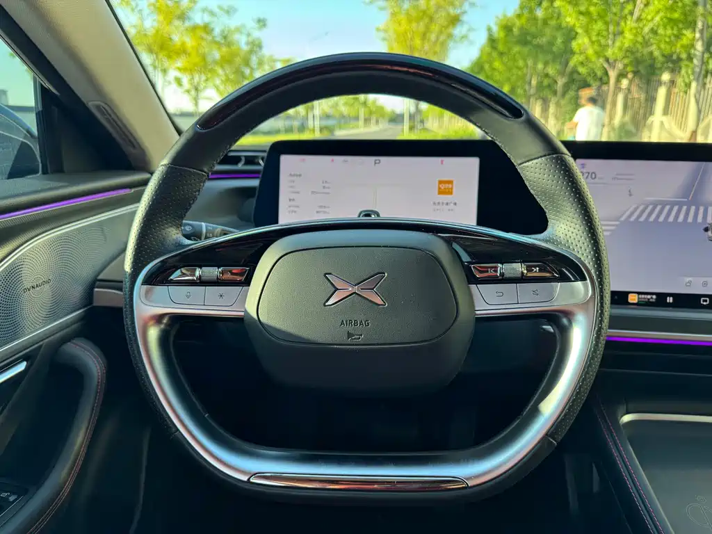 XPeng P7 — миниатюра 17