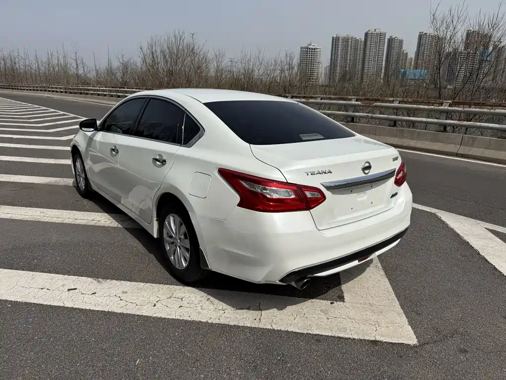 NISSAN TEANA