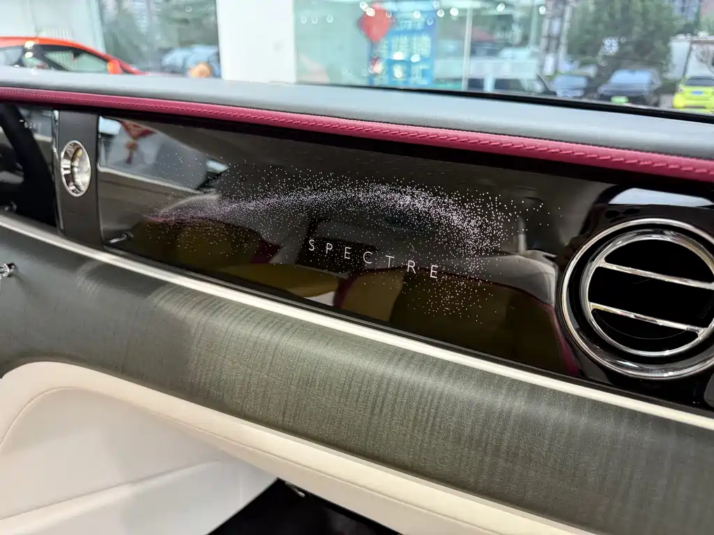 Rolls-Royce Phantom — миниатюра 15