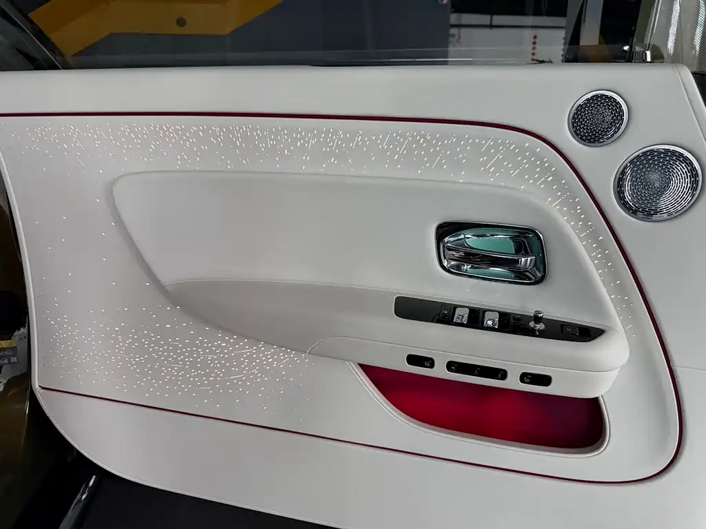 Rolls-Royce Phantom — миниатюра 18
