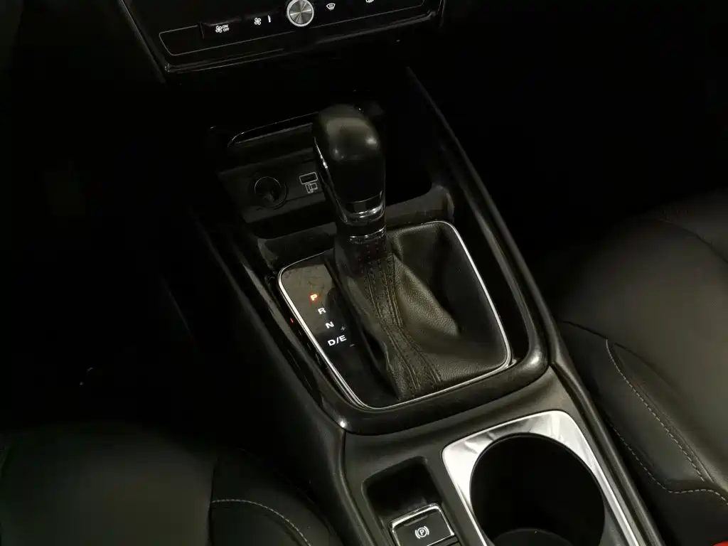 Roewe i5 — миниатюра 13