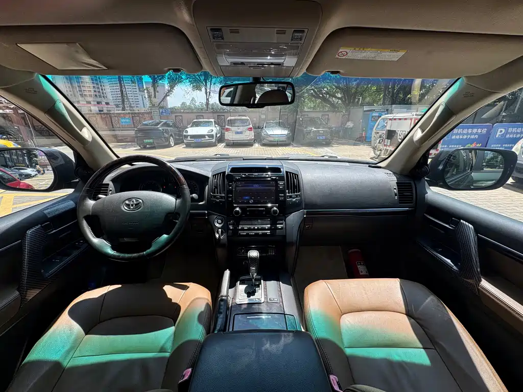 Toyota Land Cruiser — миниатюра 5