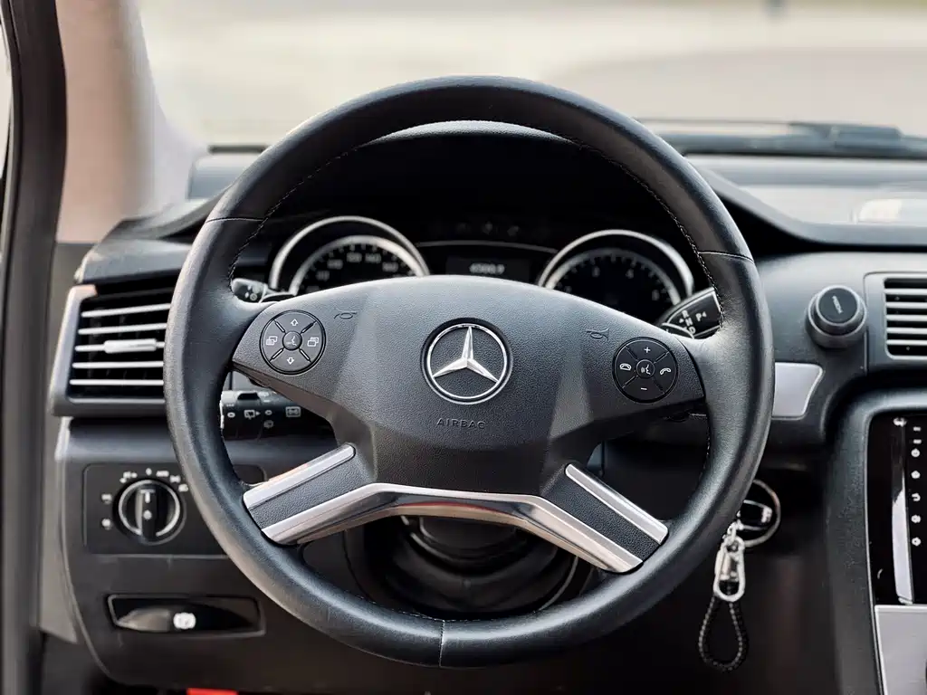 Mercedes-Benz R 2011 R 300 L