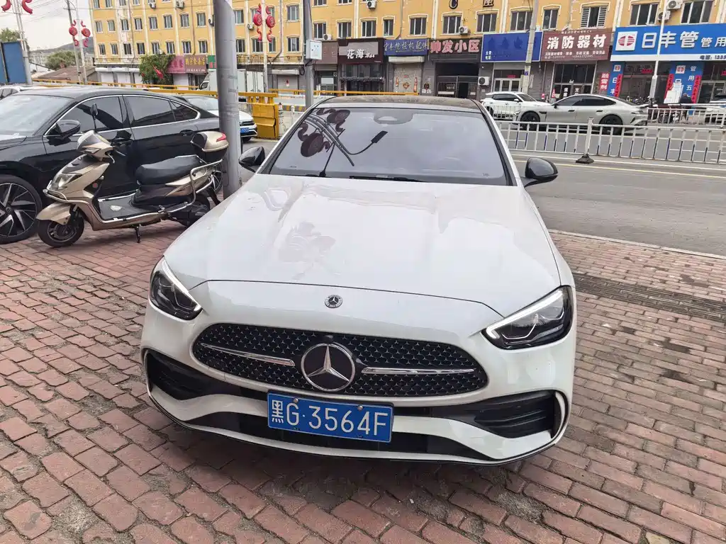 Mercedes-Benz C-Class — миниатюра 2