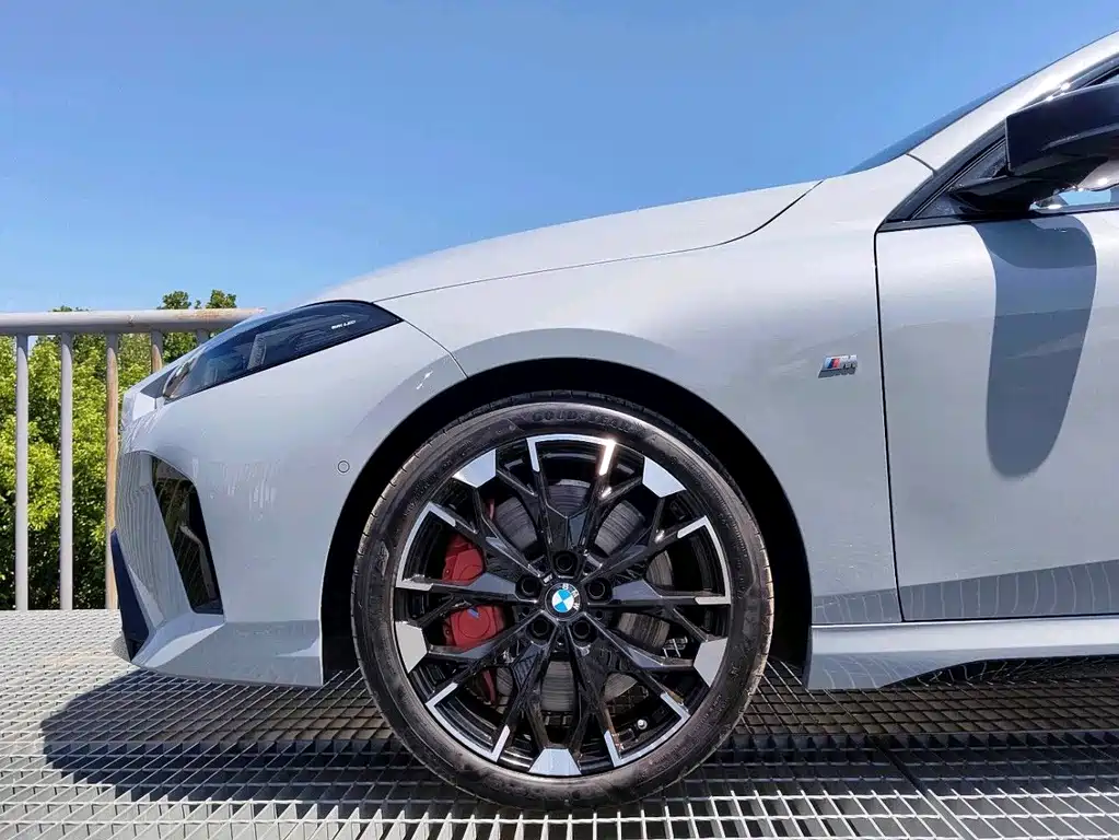 BMW M235L — миниатюра 6