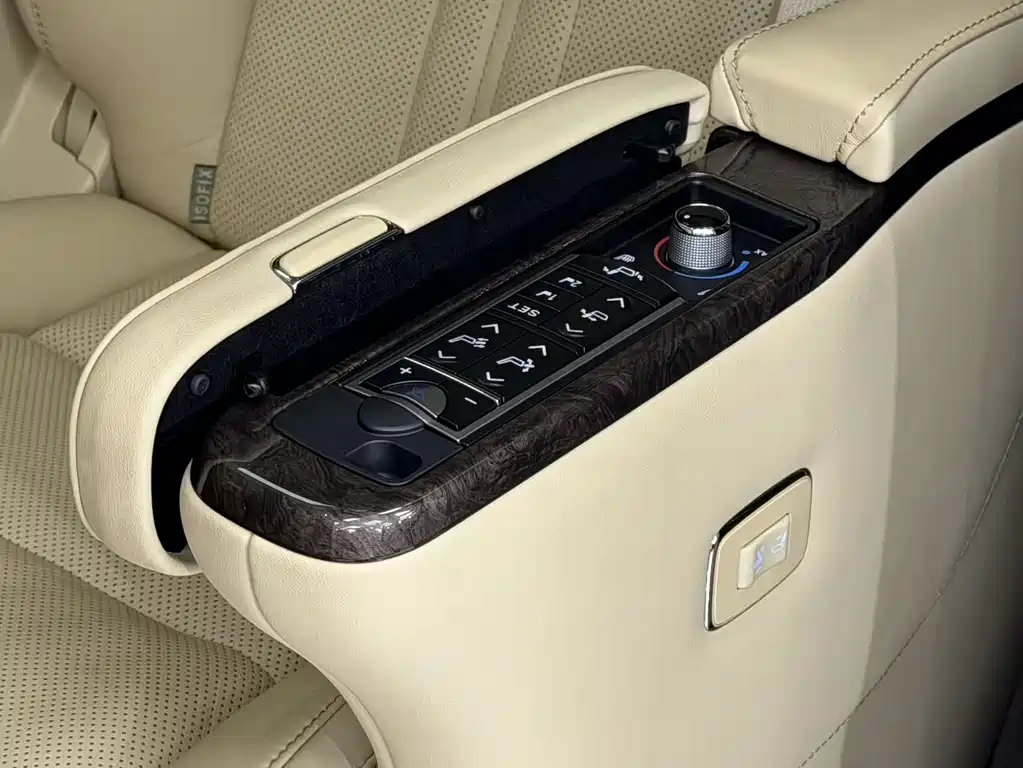 Toyota Vellfire 2020 2.5L HV Luxury