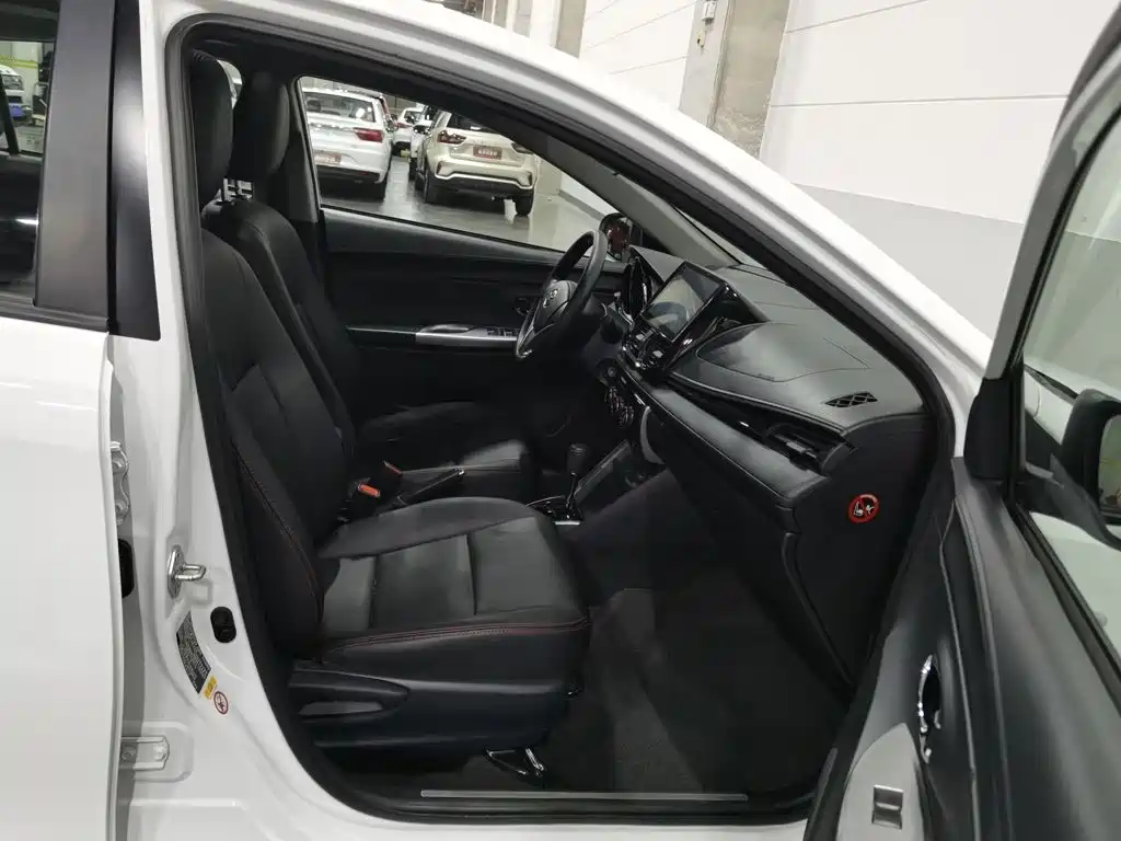 Toyota Yaris L — миниатюра 23