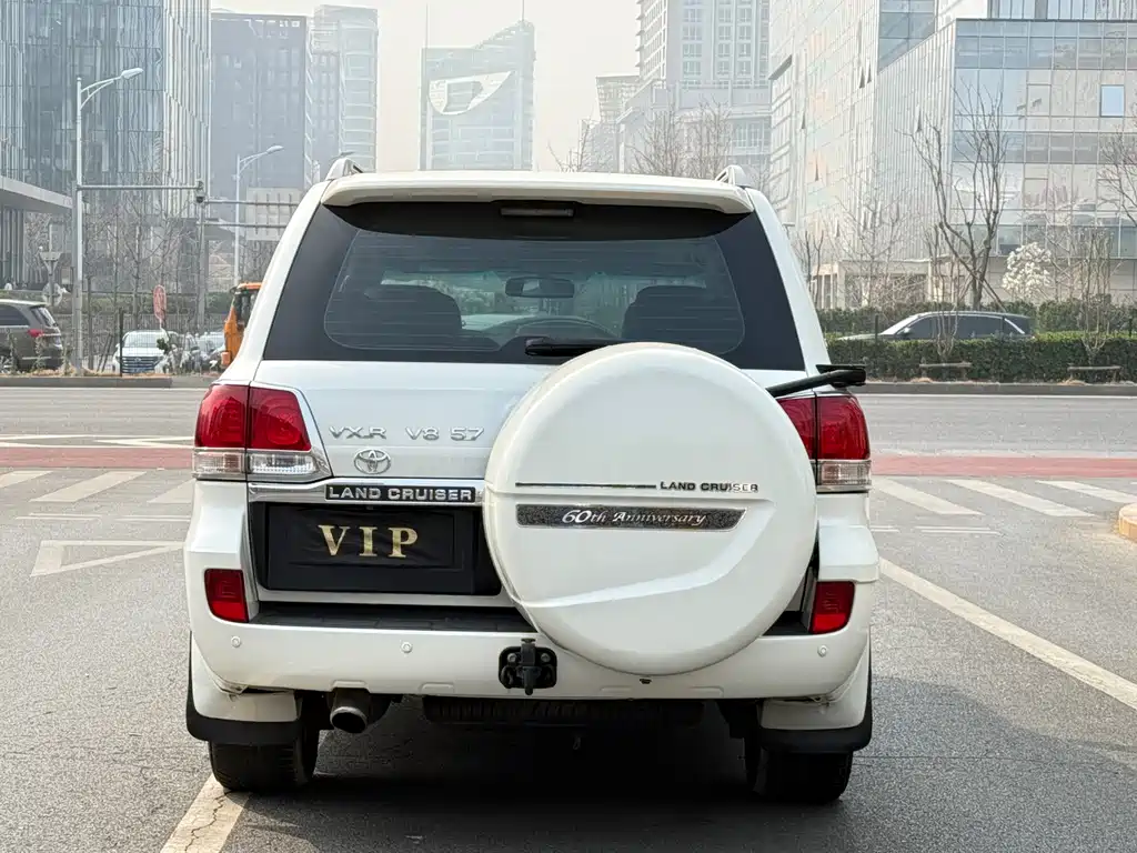 Toyota Land Cruiser 2011 5.7L