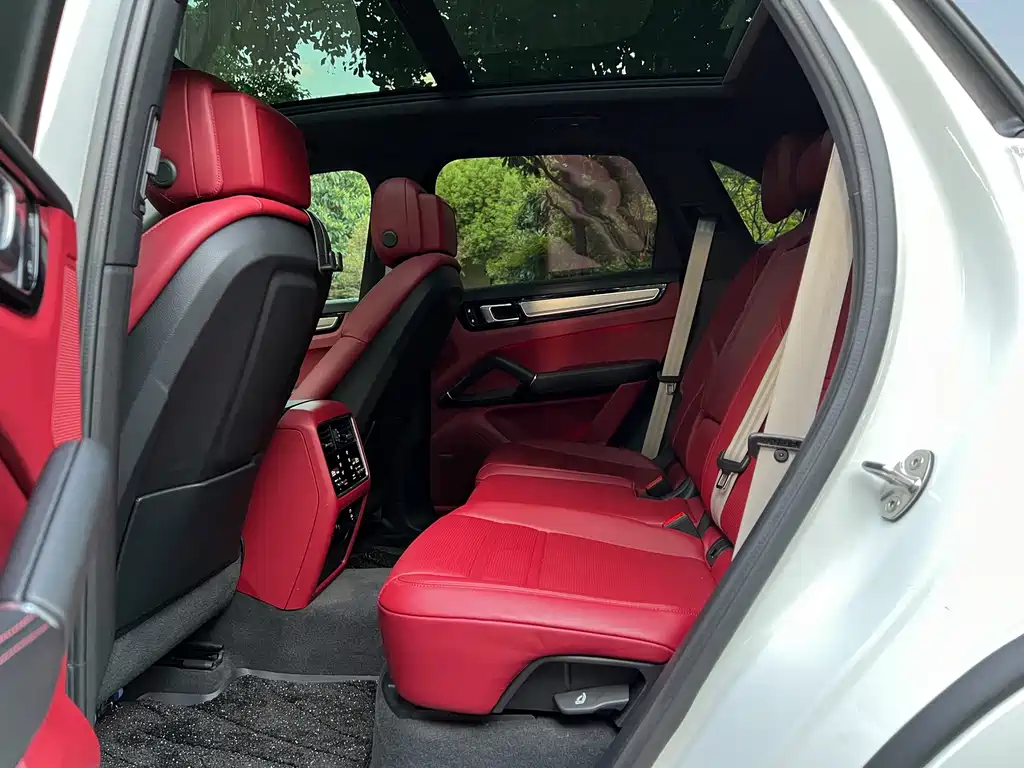 Porsche Cayenne — миниатюра 8