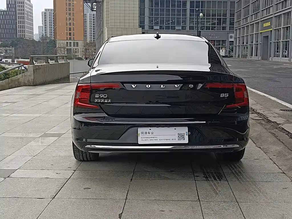 Volvo S90 2024 B5 Luxury