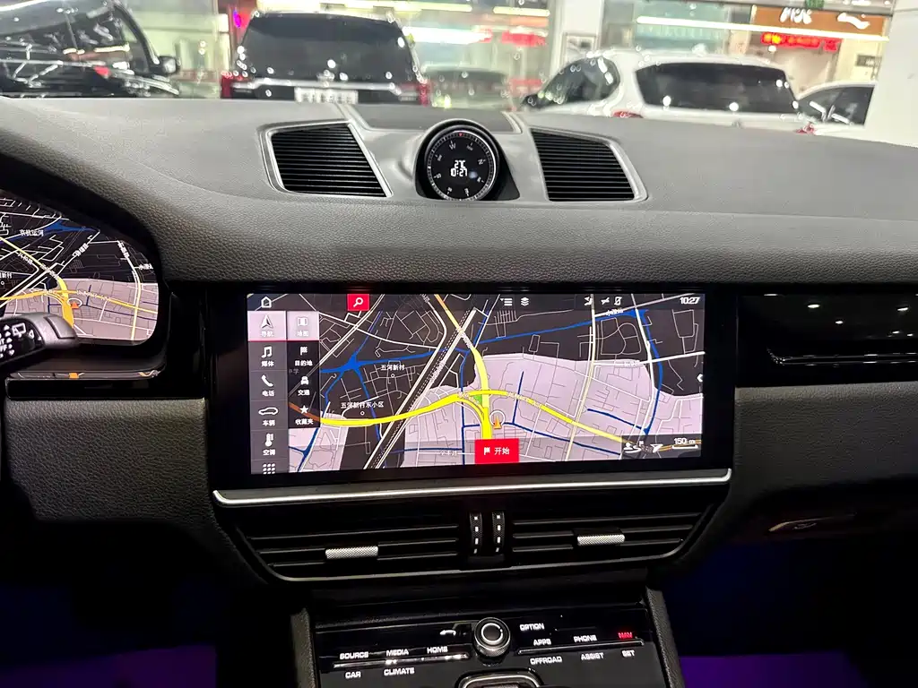 Porsche Cayenne — миниатюра 20