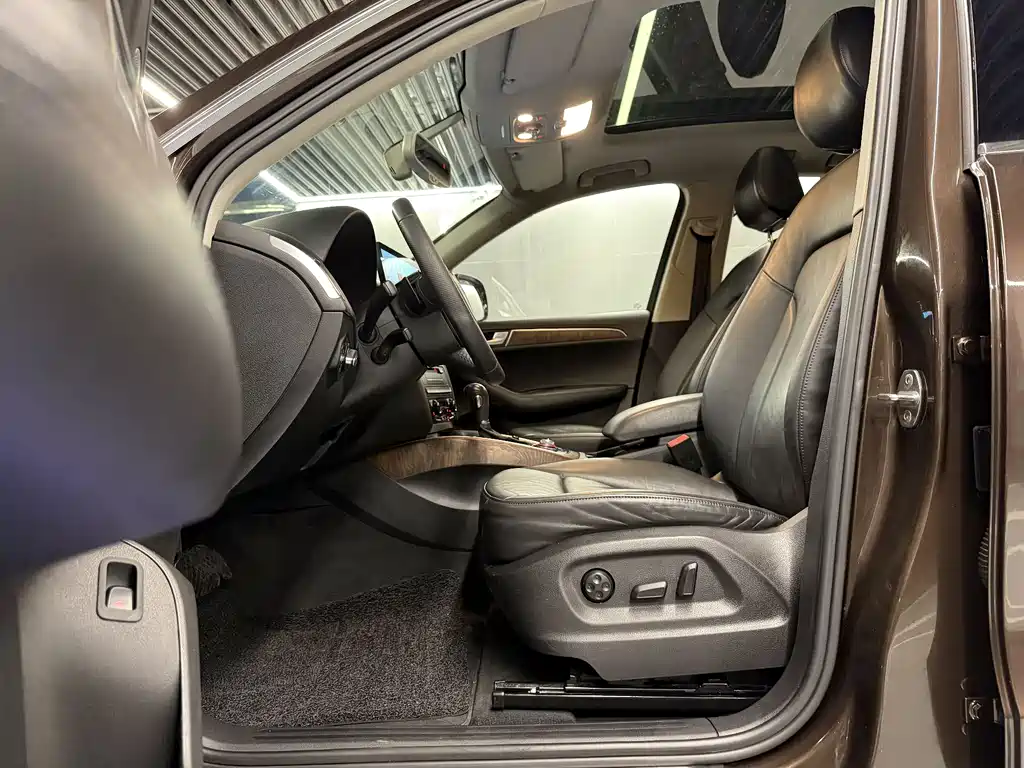 Audi Q5 (Import) 3.2FSI Offroad Edition, фото 5