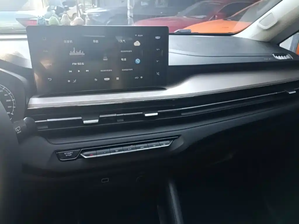 Geely Vision X3 — миниатюра 10