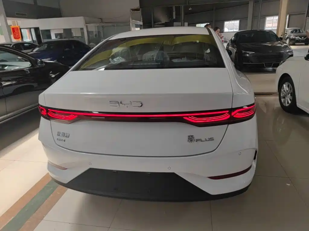 BYD Qin Plus PLUS 2025 DM-i Smart Drive 128KM