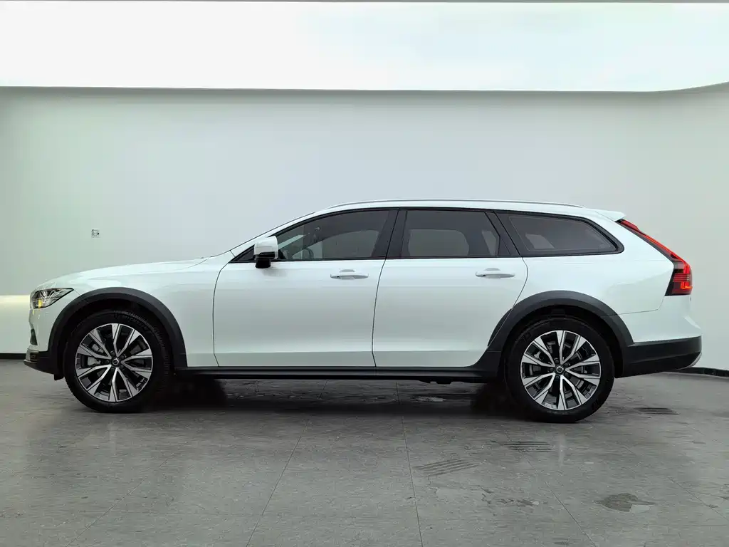Volvo V90 2021 Cross Country B5 AWD