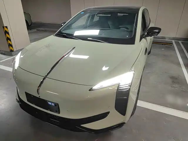 2026 Hongqi EH7