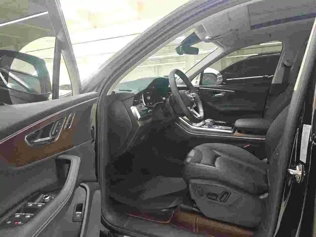 Audi Q7 2024 45 TFSI quattro S line