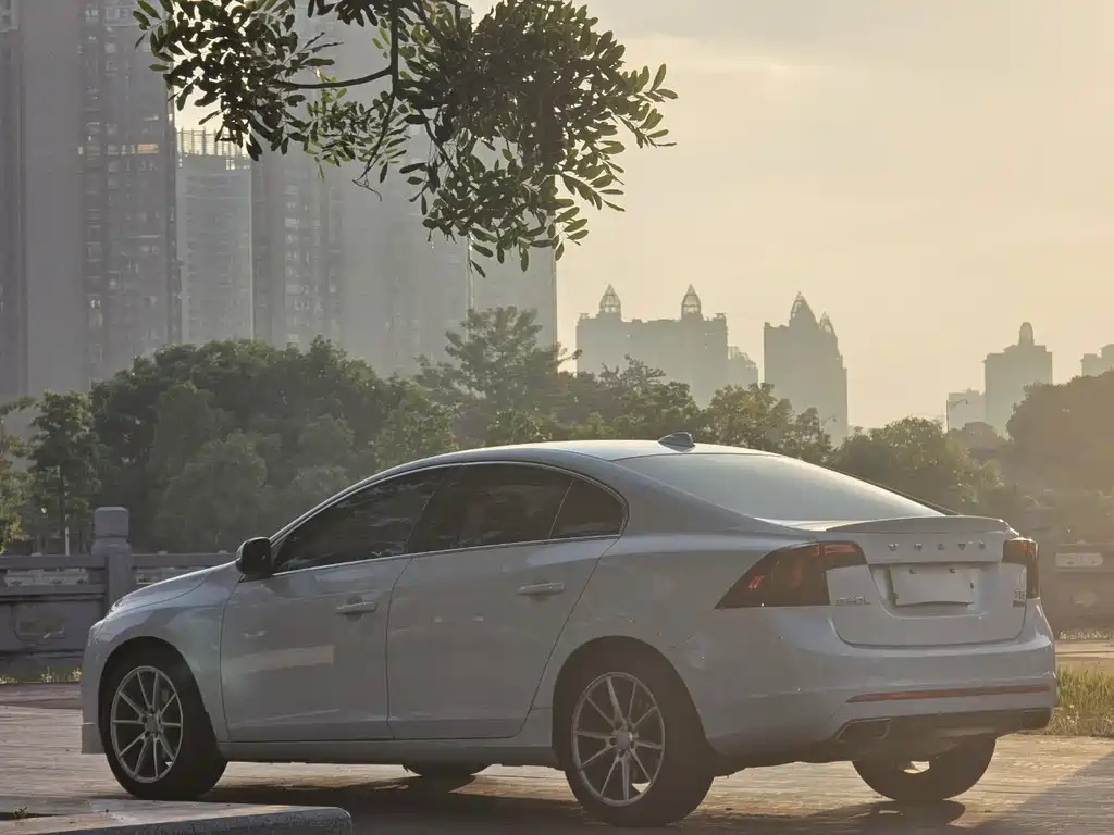 Volvo S60 2017 S60L T5