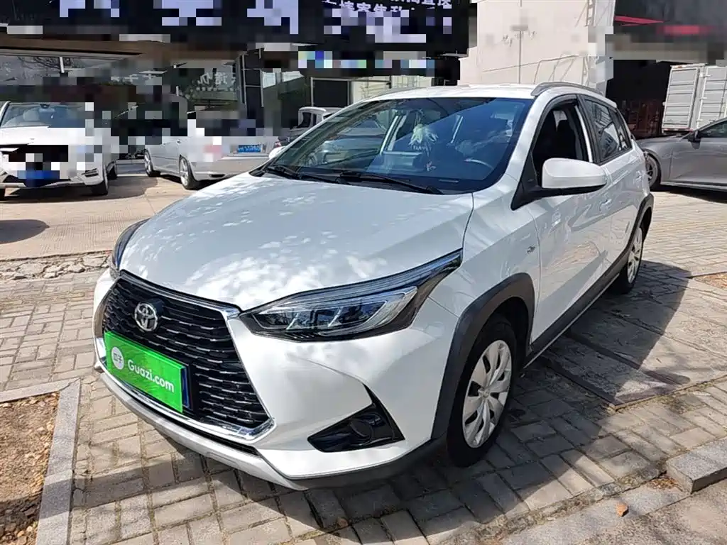 Toyota Yaris L 2021