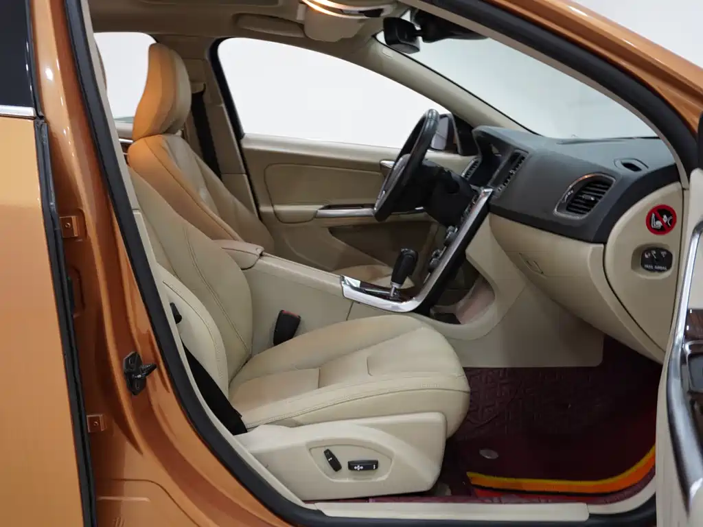 Volvo S60 (Import) — миниатюра 10