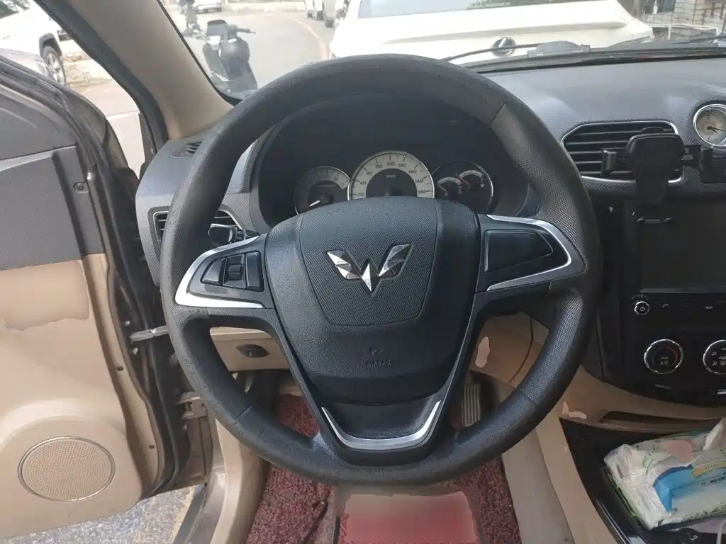 Wuling Hongguang — миниатюра 11