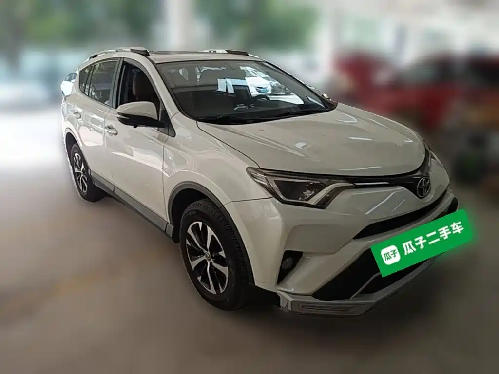 Toyota RAV4 — миниатюра 6