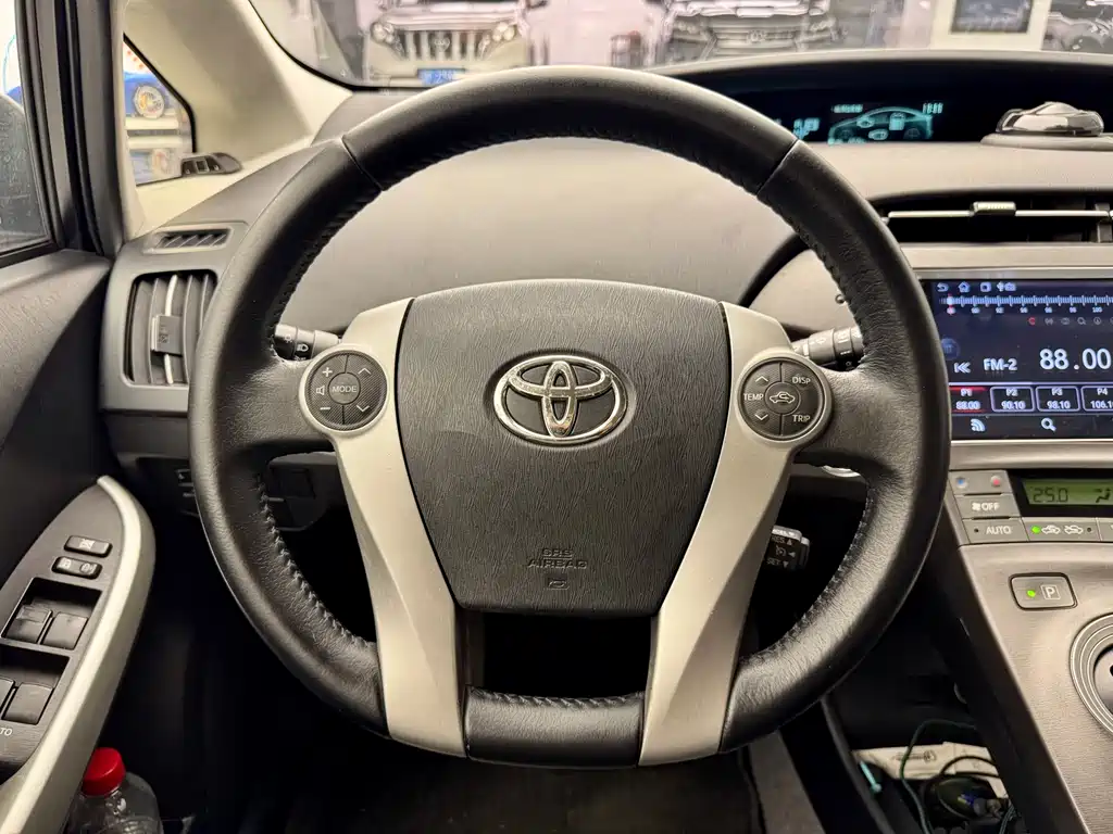 Toyota Prius 2012 1.8L Luxury