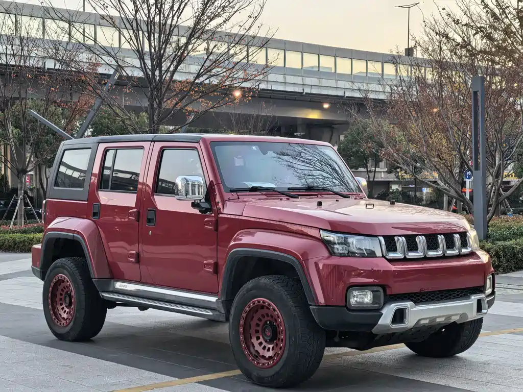 BAIC BJ40 2019 PLUS 2.3T AT Premium VI